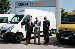 Renault master in mercedes benz atego hybrid sta slovenski gospodarski vozili leta 2011