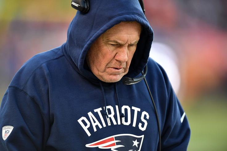 Bill Belichick je na prvih štirih tekmah sezone v ekipi pogrešal Bradyja, v sredini sezone pa se je poškodoval še Rob Gronkowski. | Foto: Reuters