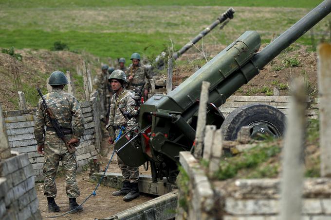 Odnosi med Armenijo in Azerbajdžanom so napeti že več kot tri desetletja. | Foto: Reuters