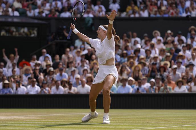 Karolina Muchova | Karolina Muchova se je po hudem boju prvič uvrstila v finale Wimbledona | Foto Reuters