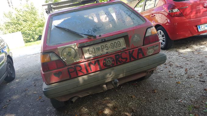 Avtomobil je po dolgi poti v Ljubljani dobil nekaj dni počitka. | Foto: Gregor Pavšič