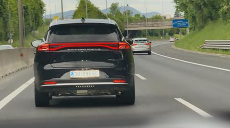Takega Slovenci še nimajo: mimo Ljubljane še en redek SUV #video