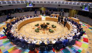 Vrh EU spet pozval k ustavitvi turške ofenzive v Siriji