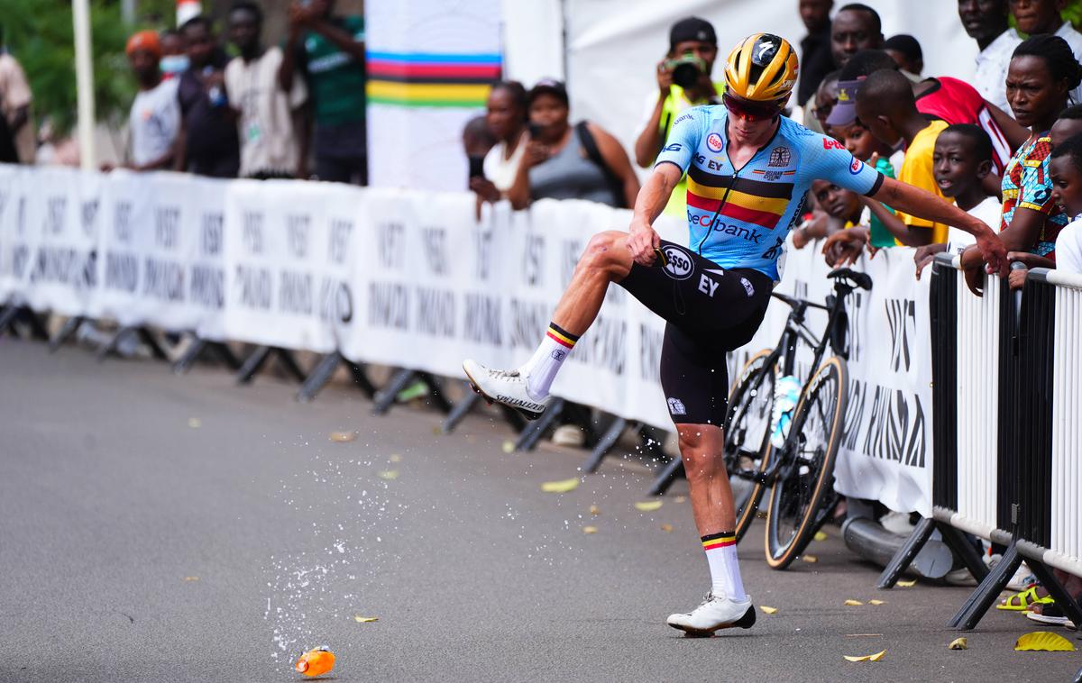Remco Evenepoel | Remco Evenepoel med čakanjem na novo kolo ni skrival jeze. | Foto Guliverimage