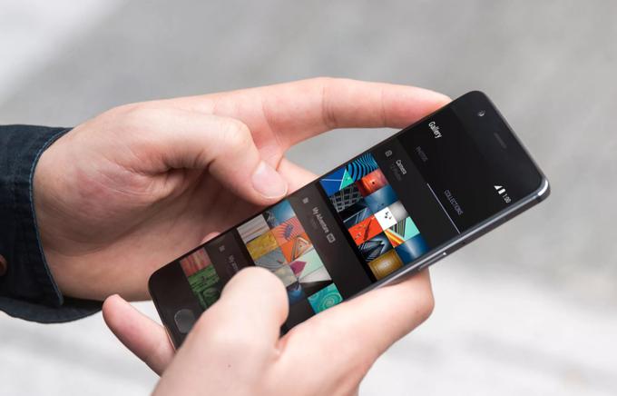 OnePlus 3T, trenutno najzmogljivejši pametni telefon podjetja OnePlus, ima procesor Snapdragon 821, ki je še vedno zelo aktualen (v svoj letošnji "flagship" telefon, model G6, ga je vgradil LG, na primer), in šest gigabajtov pomnilnika RAM. | Foto: OnePlus.net