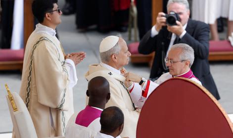 Papež Leon XIV. z umestitveno mašo začel svoj pontifikat #foto