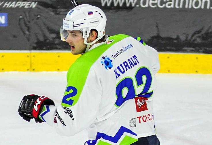 Igralec tekme na slovenski strani Anže Kuralt je v 54. minuti dosegel odločilni zadetek. | Foto: HZS/Drago Cvetanovič
