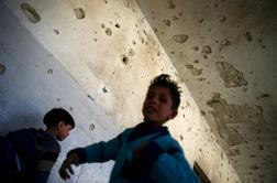 V begunskem taborišču posiljenih 30 sirskih dečkov