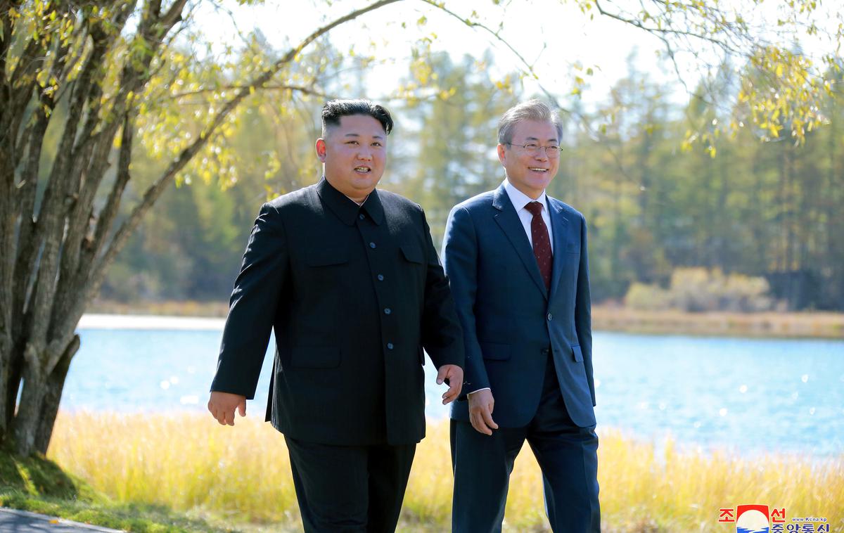 Kim Jong Un Moon Jae In | Foto Reuters