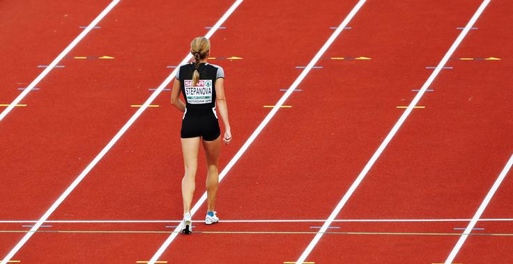 Na poti do cilja si je prislužila tudi aplavz občinstva na olimpijskem štadionu v Amsterdamu. Na koncu njenega rezultata niso priznali in je bila diskvalificirana. | Foto: Getty Images