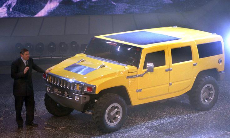 Hummer Leta 2000 so tako predstavili koncept prvega serijskega hummerja. | Foto: Reuters