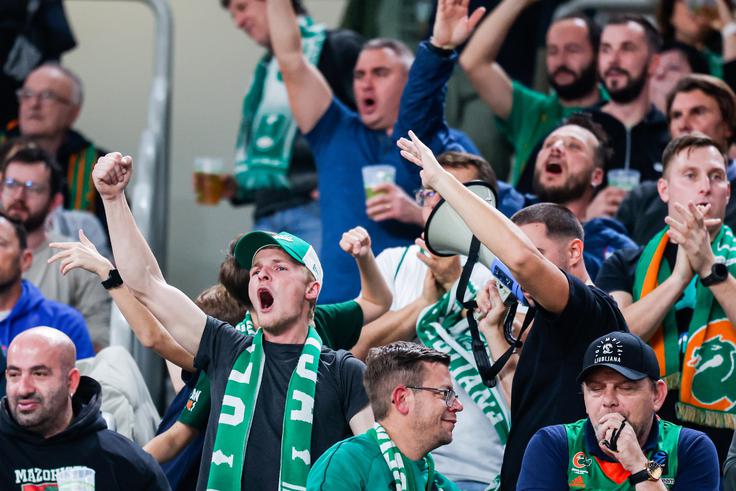 Že dolgo v Stožicah ni bilo tako dobrega vzdušja. | Foto: Aleš Fevžer