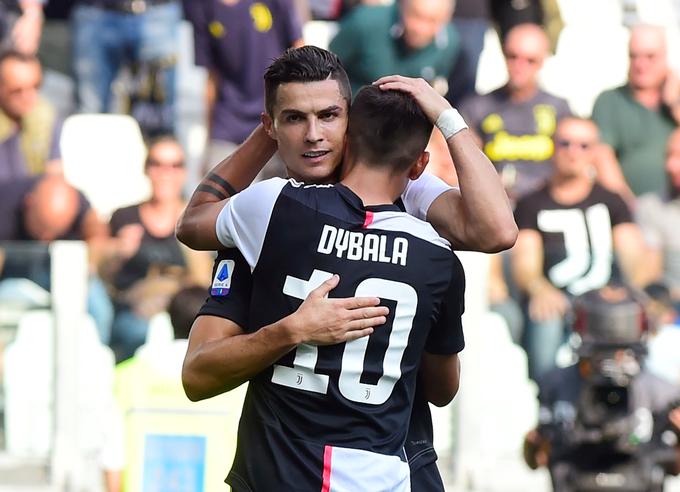 Cristiano Ronaldo in Paulo Dybala se bosta prihodnje leto pomerila z Lyonom. | Foto: Reuters