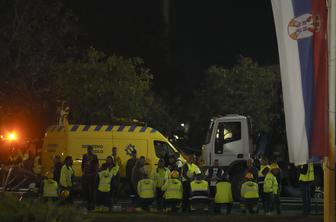 Tragedija v Novem Sadu: 14 ljudi je umrlo, tudi šestletni otrok #foto #video