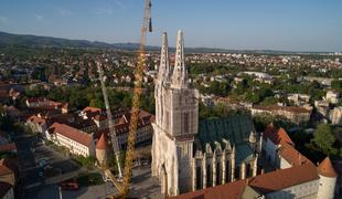 V Zagrebu zrušili zvonik, ki je bil poškodovan v potresu #foto #video