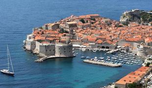 Dubrovnik pričakuje letalski napad turistov