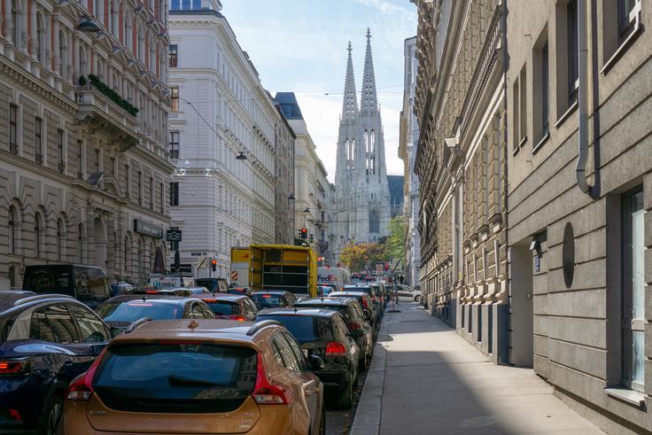Težko rešljivi glavobol vseh velikih mest so prometni zastoji na mestnih ulicah, Dunaj pa kljub učinkovitemu mestnemu prometu ni izjema.  | Foto: Shutterstock