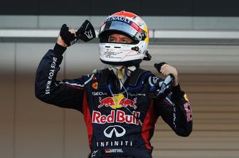 Odstop Alonsa, zmaga Vettla - razlika štiri točke!