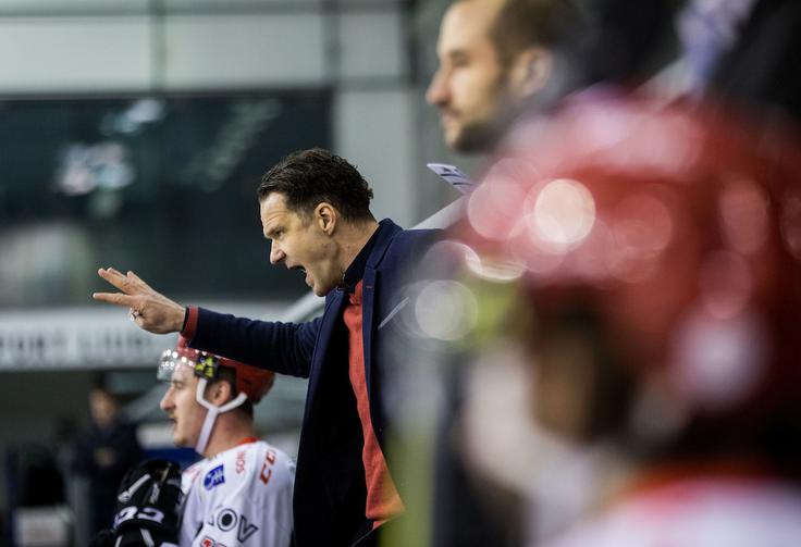 "Provokacije ne spadajo v noben šport, kaj šele v hokej. Ljudje imamo različne značaje, a mislim, da take stvari niso primerne za resnega trenerja. Morda pa je s tem res naredil tudi nekaj šova, kar je konec koncev dobro." | Foto: Vid Ponikvar