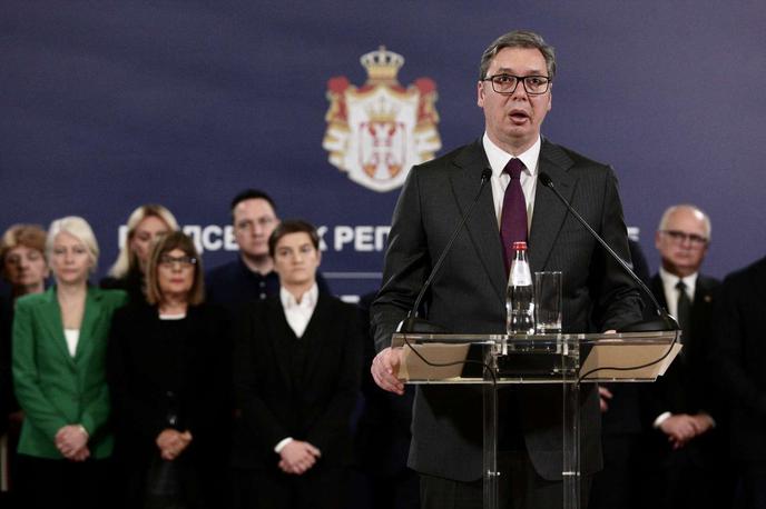 Aleksandar Vučić | Vučić je napovedal, da bodo v prihodnjih šestih mesecih sprejeli 1.200 novih policistov, da bo čez eno leto v vsaki šoli ob varnostniku nenehno prisoten tudi policist. | Foto STA