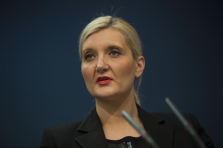 Ne moremo si privoščiti, da bi se pri nas zadrževalo večje število pribežnikov, ki ne izpolnjujejo pogojev za vstop v državo, je dejala ministrica Vesna Györkös Žnidar. | Foto: Matej Leskovšek