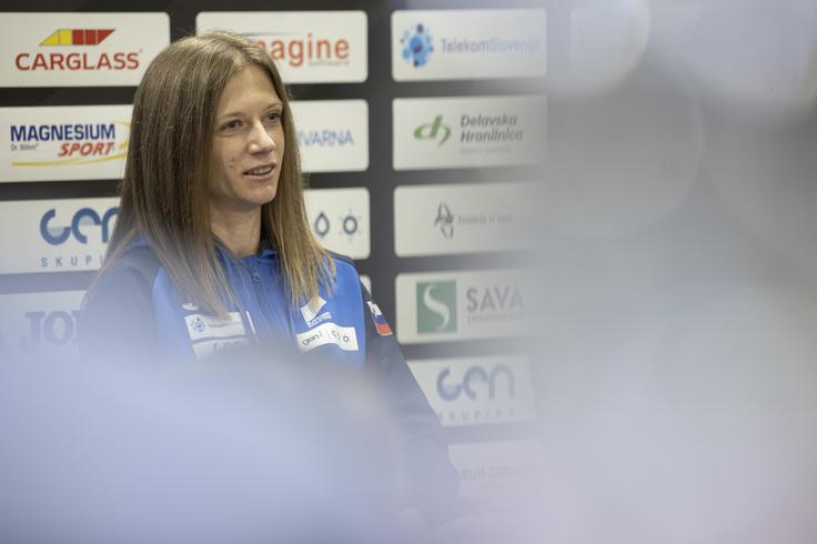 "Za mano je zelo dobra sezona, tekmovala pa bom v mestu, v katerem sem na dvoranskem EP osvojila srebrno odličje, ki je povsem spremenilo tok moje kariere," je dejala Tina Šutej. | Foto: Katja Kodba/STA