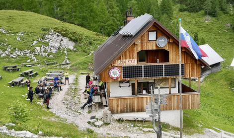 Zaradi prisotnosti škodljivih plinov zaprli priljubljeno planinsko kočo