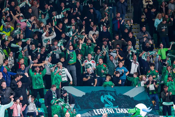 Tivoli je bil skoraj poln. | Foto: Aleš Fevžer