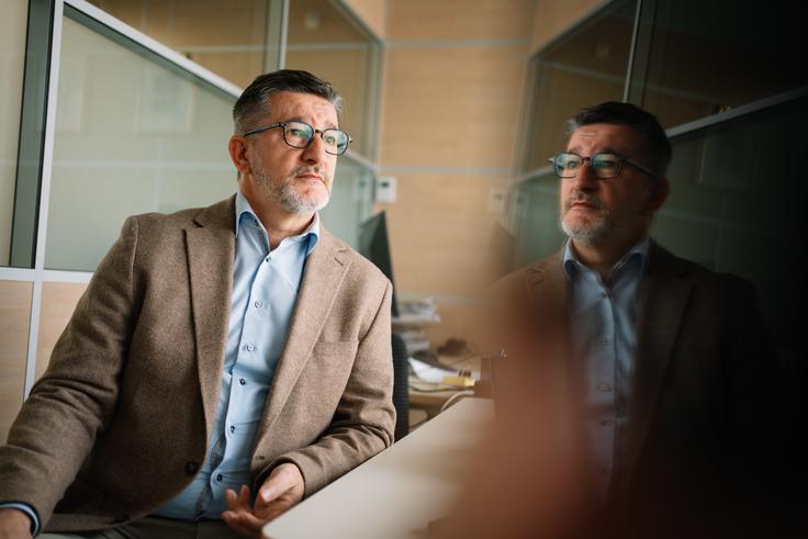 Lobnikar: "Je pa res še nekaj: Black Cube ni edini, ki je sposoben to narediti. V Sloveniji oziroma v našem širšem prostoru obstaja še precej drugih zelo usposobljenih agentov iz nekdanjih obveščevalnih struktur območja nekdanje Jugoslavije, ki so sposobni uporabiti enake metode." | Foto: Jan Lukanović