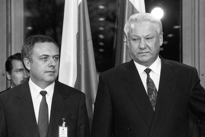 Andrej Kozirev je kot zunanji minister tesno sodeloval z ruskim predsednikom Borisom Jelcinom. Na koncu se mu je Jelcin odpovedal. Kozirev za Jelcina zdaj pravi, da se je znal dobro boriti proti staremu sovjetskemu sistemu, mu pa je spodletelo zgraditi novo Rusijo. | Foto: Guliverimage/Vladimir Fedorenko