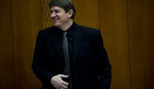 DZ: Cmok v finančnem grlu in DDV upor v koaliciji