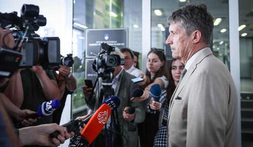 "Celotna situacija v Sloveniji spominja na brexit"