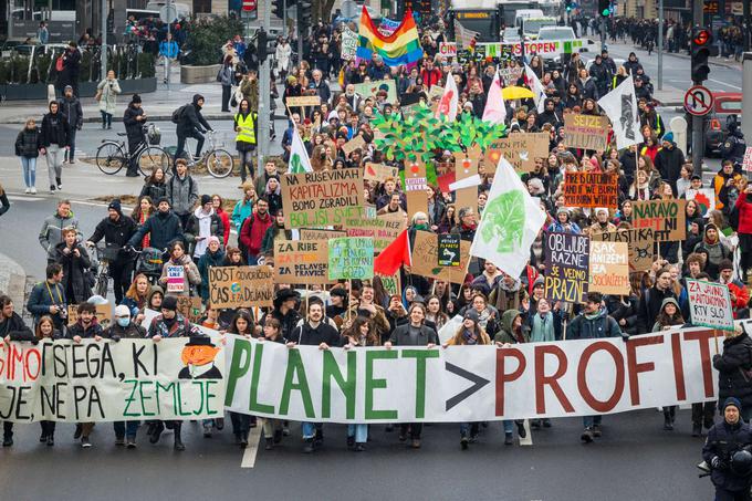Mladi za podnebno pravičnost so prejšnji teden organizirali Podnebni štrajk, s katerim so vladi sporočili, da se kljub obljubam na podnebno krizo ne odziva dovolj hitro in ambiciozno. | Foto: STA/Katja Kodba