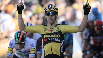 Rogličevi zmagujejo tudi v šprintih, Alaphilippe ostal brez rumene majice
