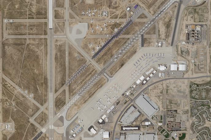 Letališče koronavirus | Letališče Victorville v Kaliforniji je postalo eno najpomembnejših parkirišč letal, ki jih je prizemljil koronavirus. | Foto Planet Labs