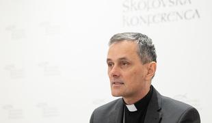 Škof Andrej Saje: Slovenski škofje se veselimo in pozdravljamo novega papeža Leona XIV.