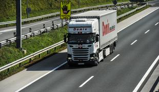 Na jugu Francije v prikolici tovornjaka odkrili 31 migrantov