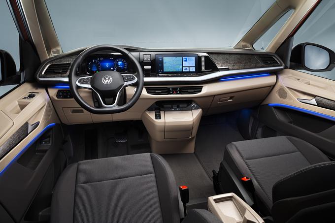 Vozniški prostor je prečiščen in minimalističen, usmerjen pa v digitalno. Enako torej kot tudi pri novih Volkswagnovih osebnih avtomobilih. | Foto: Volkswagen
