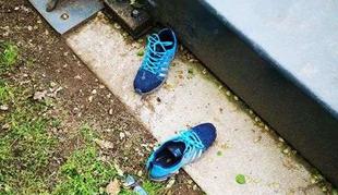 Policisti našli lastnika čevljev in očal. Iskali so ga zaman.