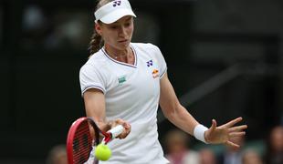 Ribakina v četrtfinale po predaji, Svitolina v solzah