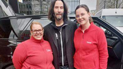 Keanu Reeves obiskal Ljubljano, podarili so mu potico