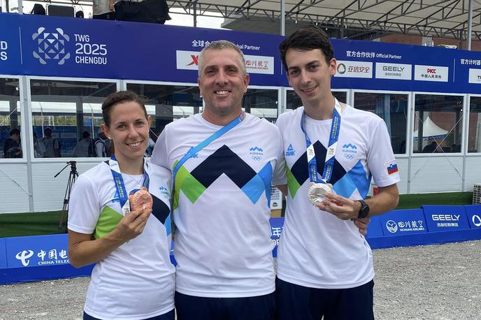 Jacqueline Košir |  Jacqueline Košir in Gašper Povh s srebrnima medaljama | Foto OKS