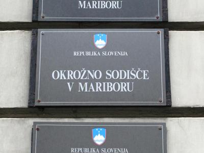 Moški v Mariboru obsojen na 30 let zapora zaradi spolnih zlorab mladoletnikov