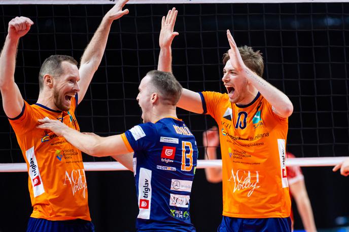 ACH Volley, Tine Urnaut | ACH Volley, za katerega je od tretjega niza igral tudi kapetan Tine Urnaut, je po pravi drami in zlatem nizu napredoval v zadnji krog kvalifikacij za ligo prvakov. | Foto Filip Barbalić