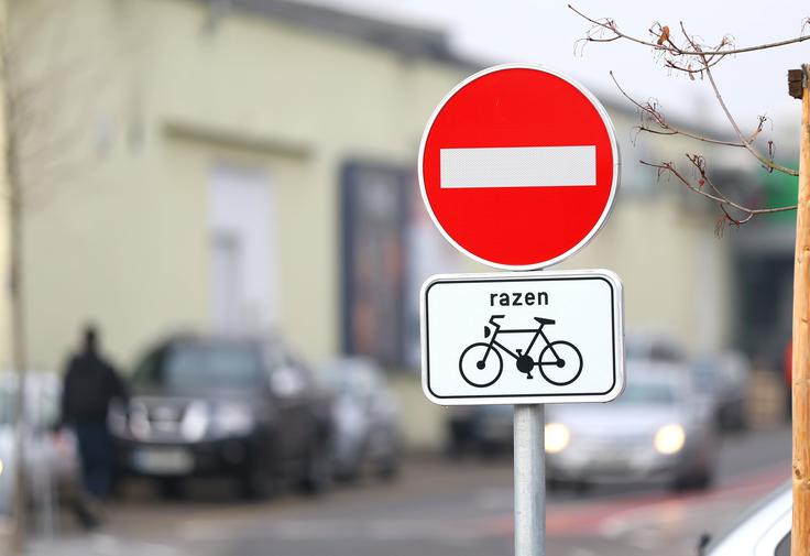 BTC v Ljubljani je dobil štiri nove enosmerne ulice, kjer je označena smer prometa tako za avtomobile kot kolesarje. | Foto: Gregor Pavšič