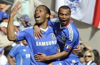 Ancelotti: Drogba in Cole ostajata