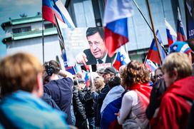 Protestni shod pred DZ-jem