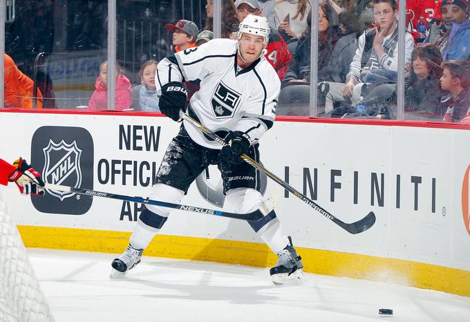 Brayden McNabb bo še dve sezoni drsal v dresu Kraljev. | Foto: Guliverimage/Getty Images