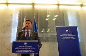 Žbogar opozarja pred razmisleki o blokadi Hrvaške
