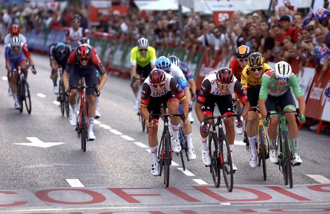 Ciljni šprint zadnje etape je dobil Juan Sebastian Molano. | Foto: Reuters